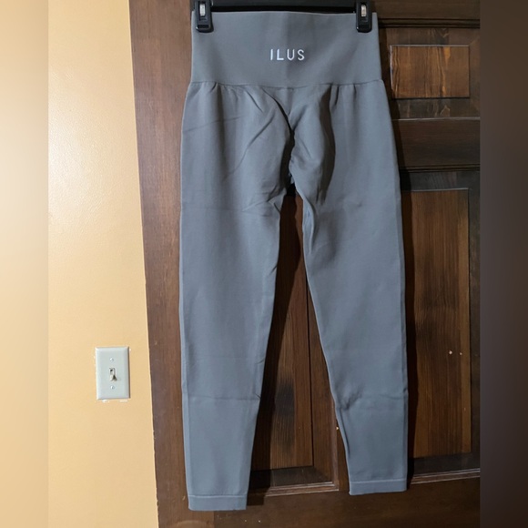 ILUS SEAMLUX INTENSIFY LEGGINGS in Agave - Picture 5 of 7